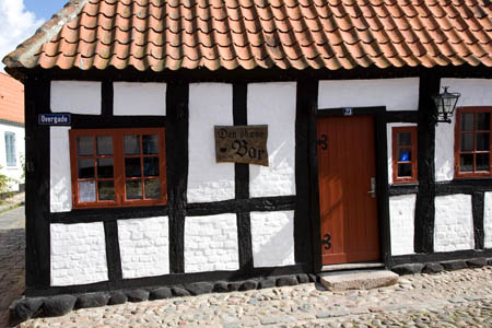 Den gamle bydel i Ebeltoft - ´Den Skæve Bar´