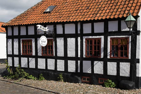 Den gamle bydel i Ebeltoft - ´Den Skæve Kro´